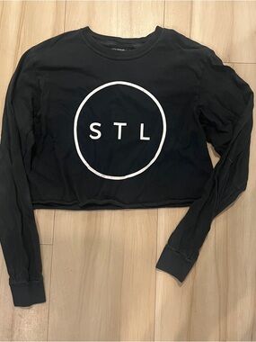 Arch Apparel Black Cropped Long-Sleeve Tee - size S